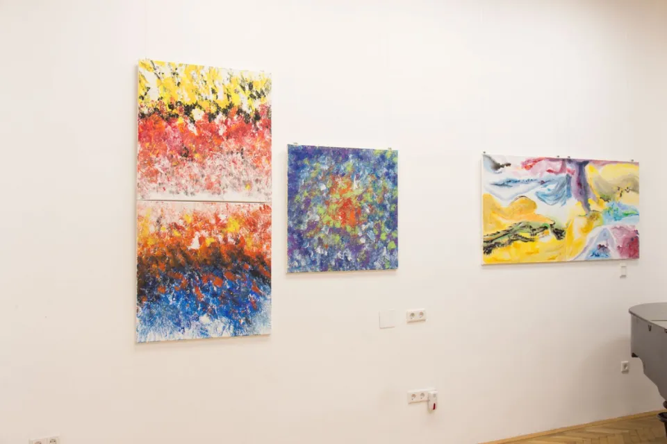 BURN-IN Exhibition: Moving Nature 3/2017
