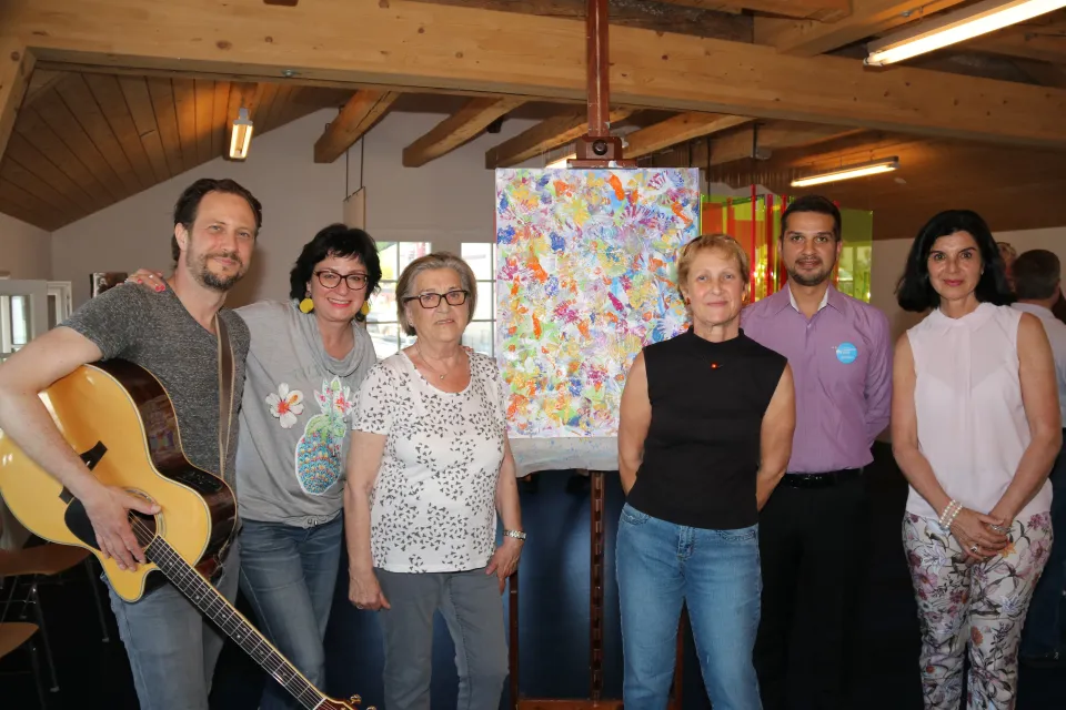 Performance's photograph featuring Dom Hakios, I. Habegger, M. Exenberger (buyer), S. Baumann, A. Sah from the Children’s Hospital of Zurich, P. Vögele