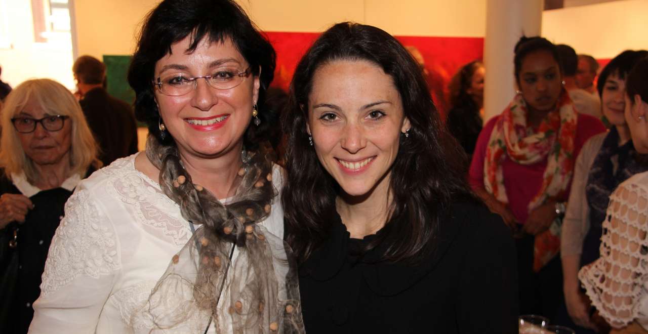 Isabelle mit Clara Lemaire von Agora Team